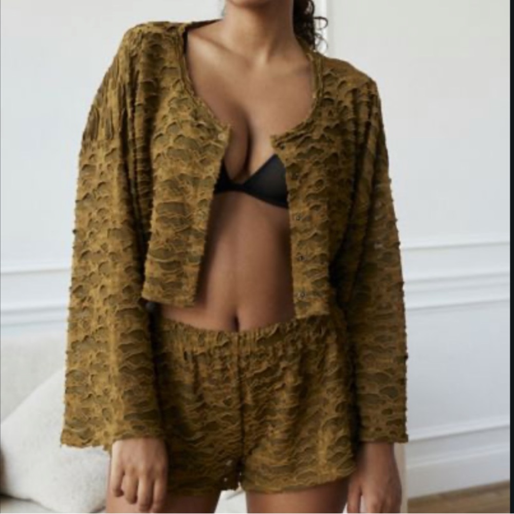 Urban Outfitters - Never worn set, fits like an XS!